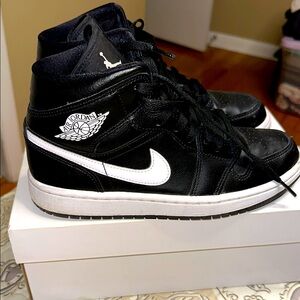 Nike Air Jordan 1 mid Sneakers